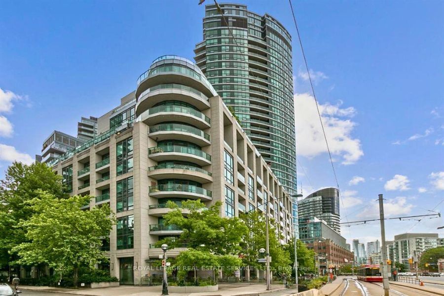 600 Fleet St, unit 517 for rent - image #1