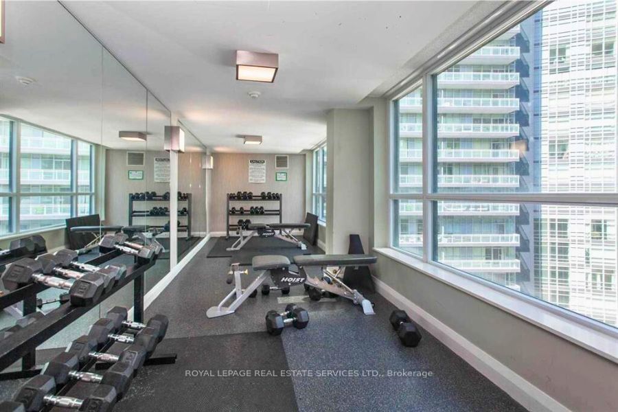 600 Fleet St, unit 517 for rent - image #26