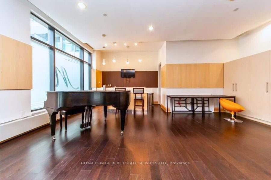 600 Fleet St, unit 517 for rent - image #28