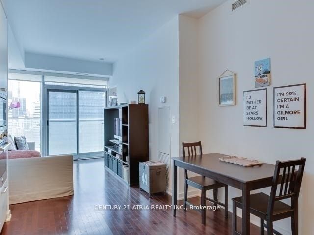 12 York St, unit 1709 for rent - image #9