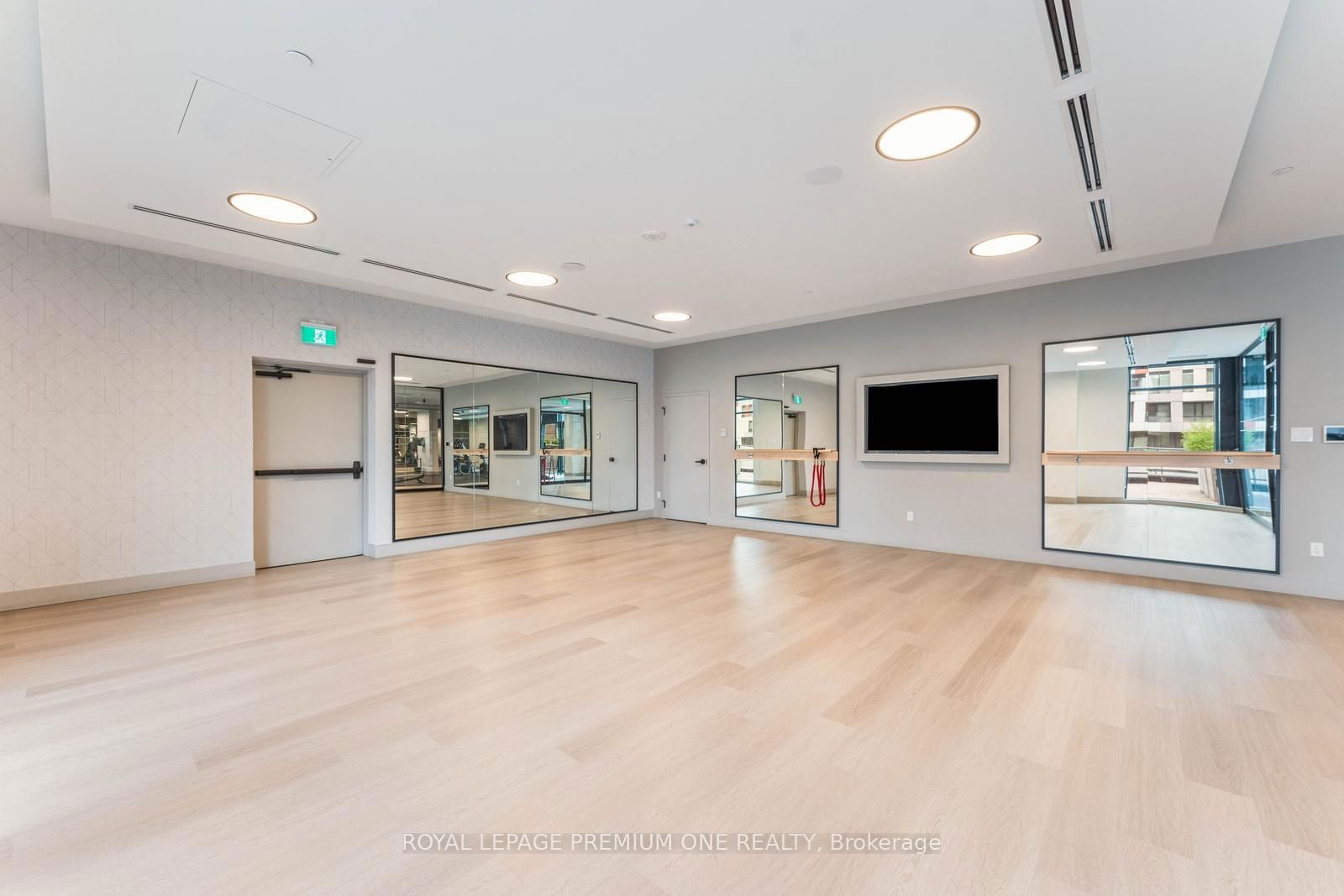 130 River St, unit 1411 for sale - image #25