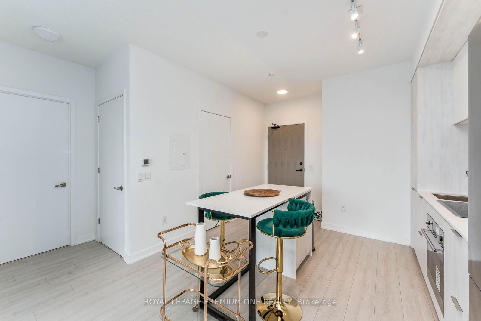 130 River St, unit 1411 for sale - image #7