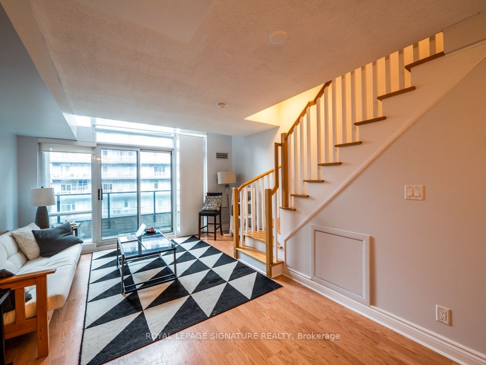 600 Fleet St, unit 831 for rent - image #1