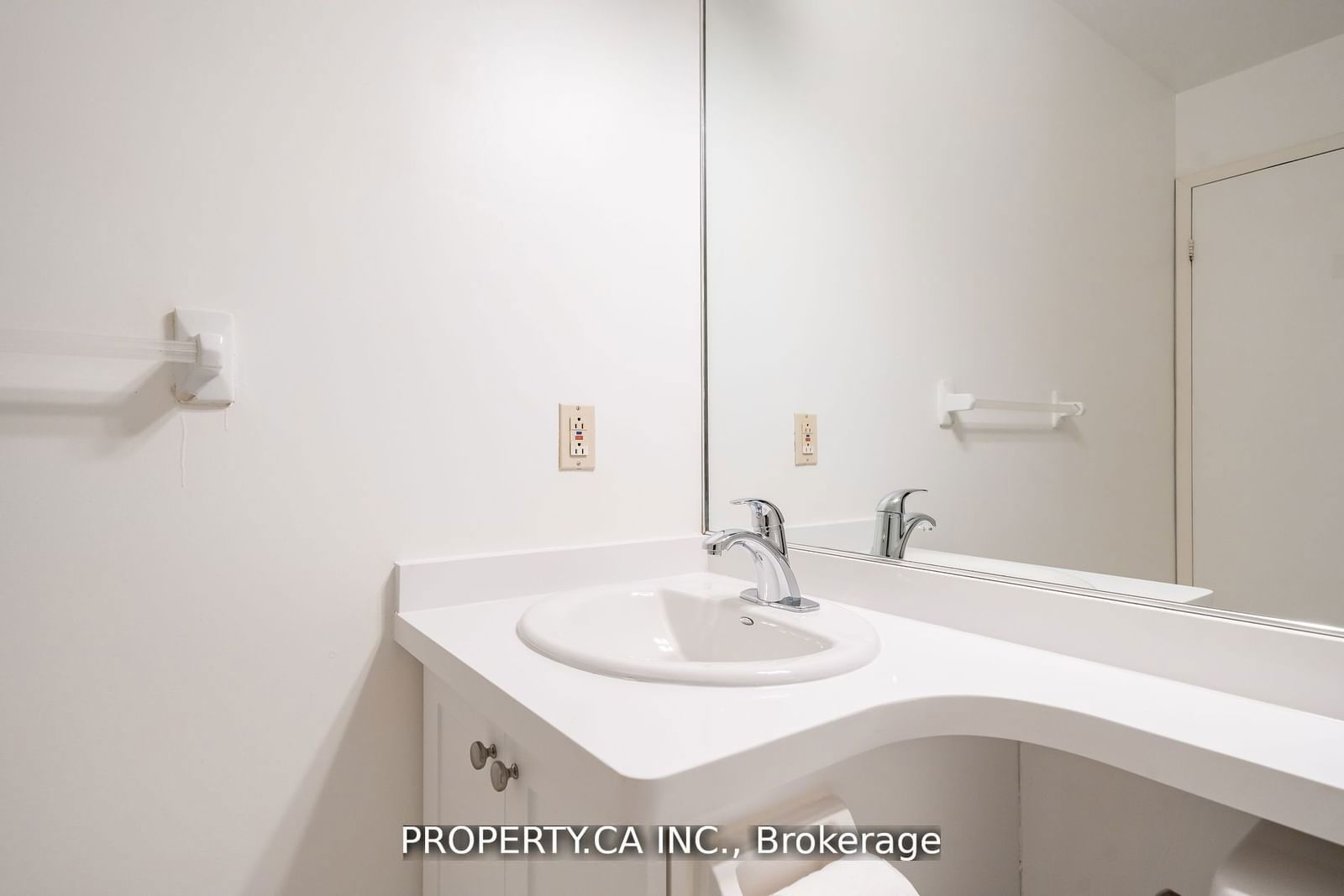 10 Queens Quay W, unit SPH2406 for sale - image #12