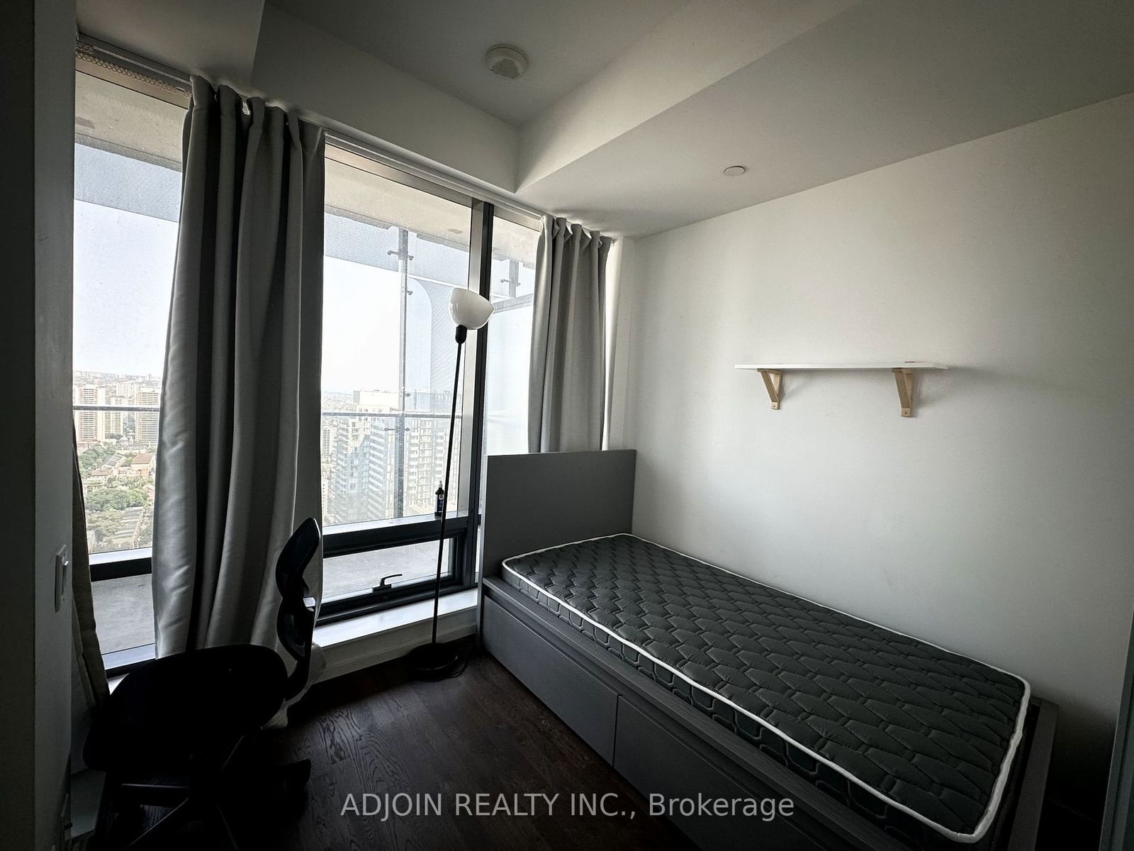 5 St Joseph St, unit 3710 for rent