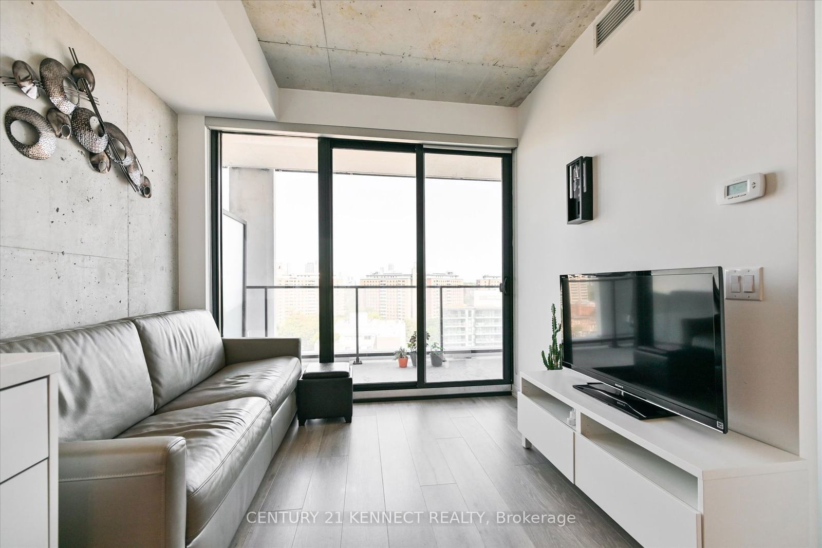 55 Ontario St, unit 1310 for sale - image #9