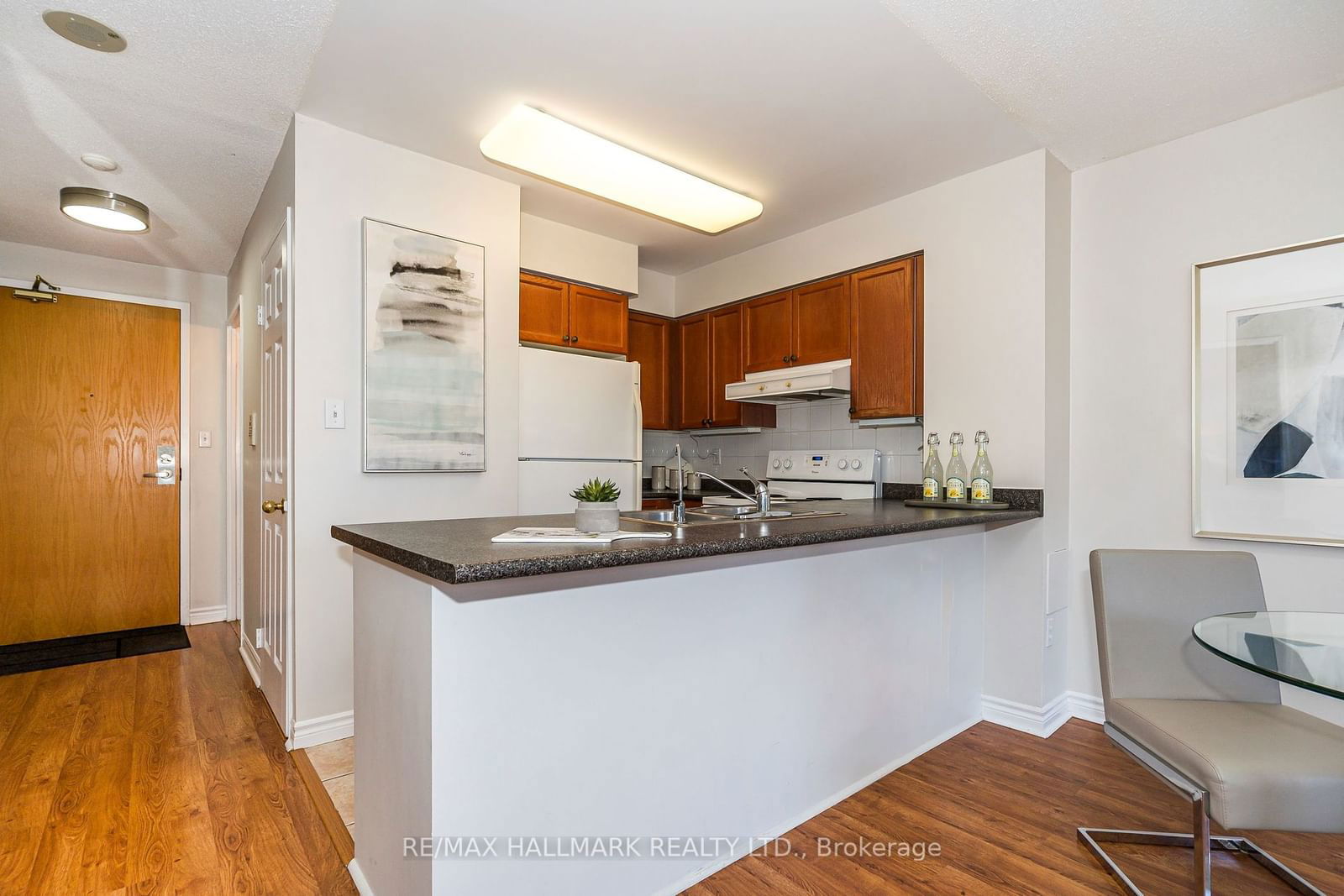 225 Merton St, unit 617 for sale