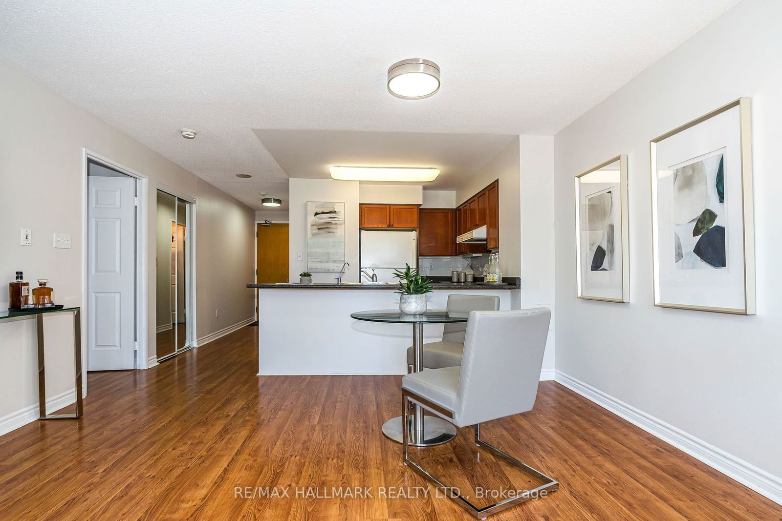 225 Merton St, unit 617 for sale