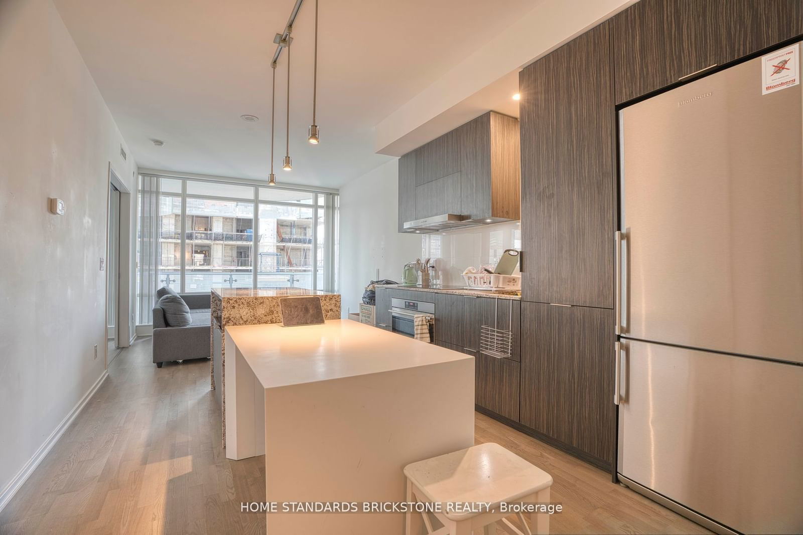 1 Bloor St E, unit 1609 for rent - image #3