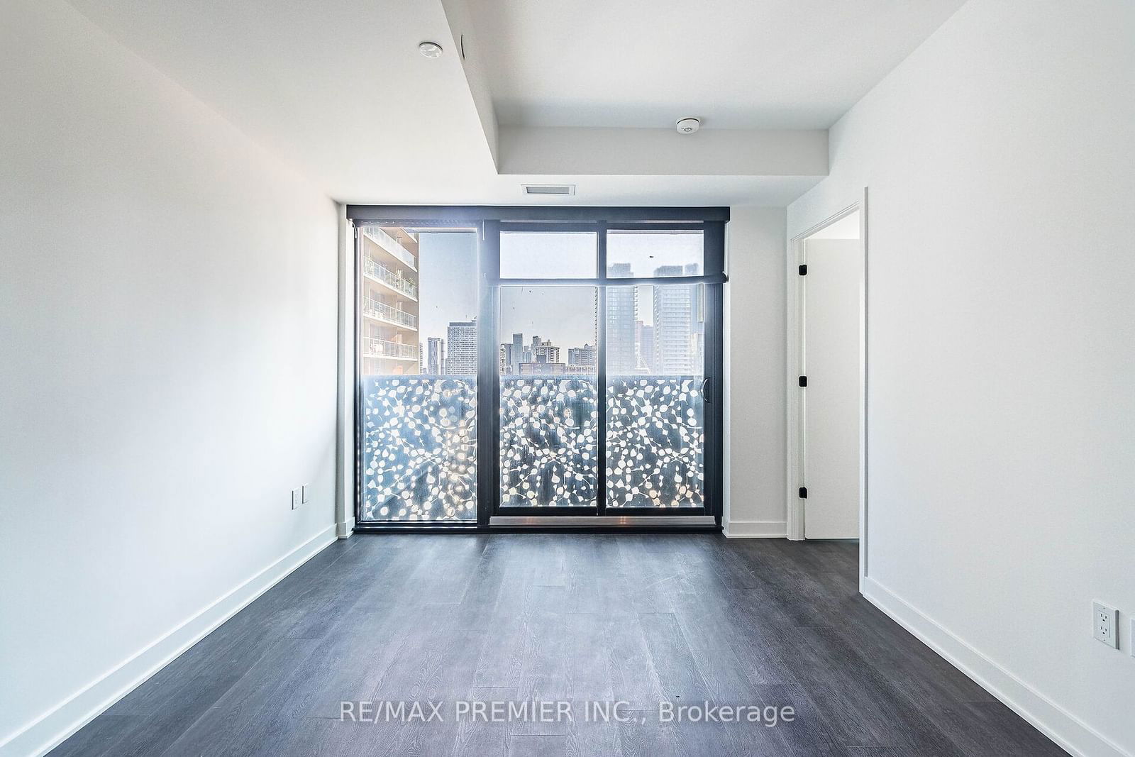 55 Charles St, unit 1305 for rent - image #23