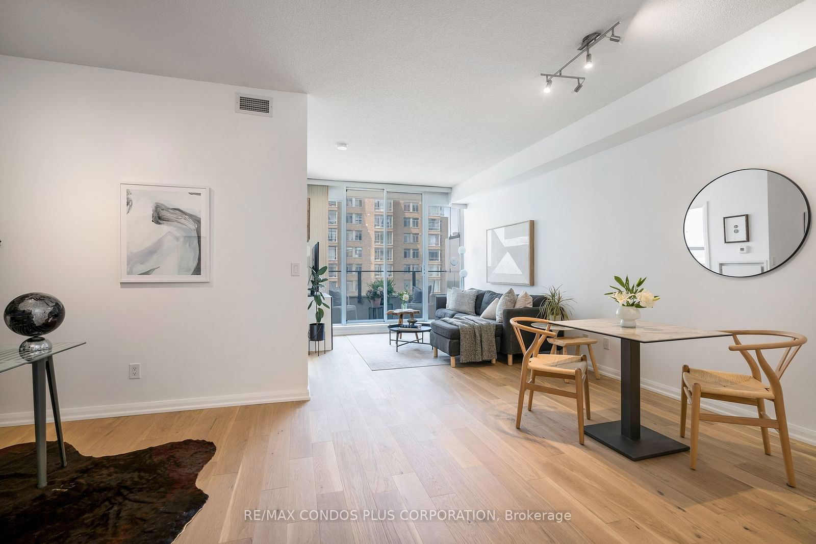 111 Elizabeth St, unit 1119 for sale - image #13