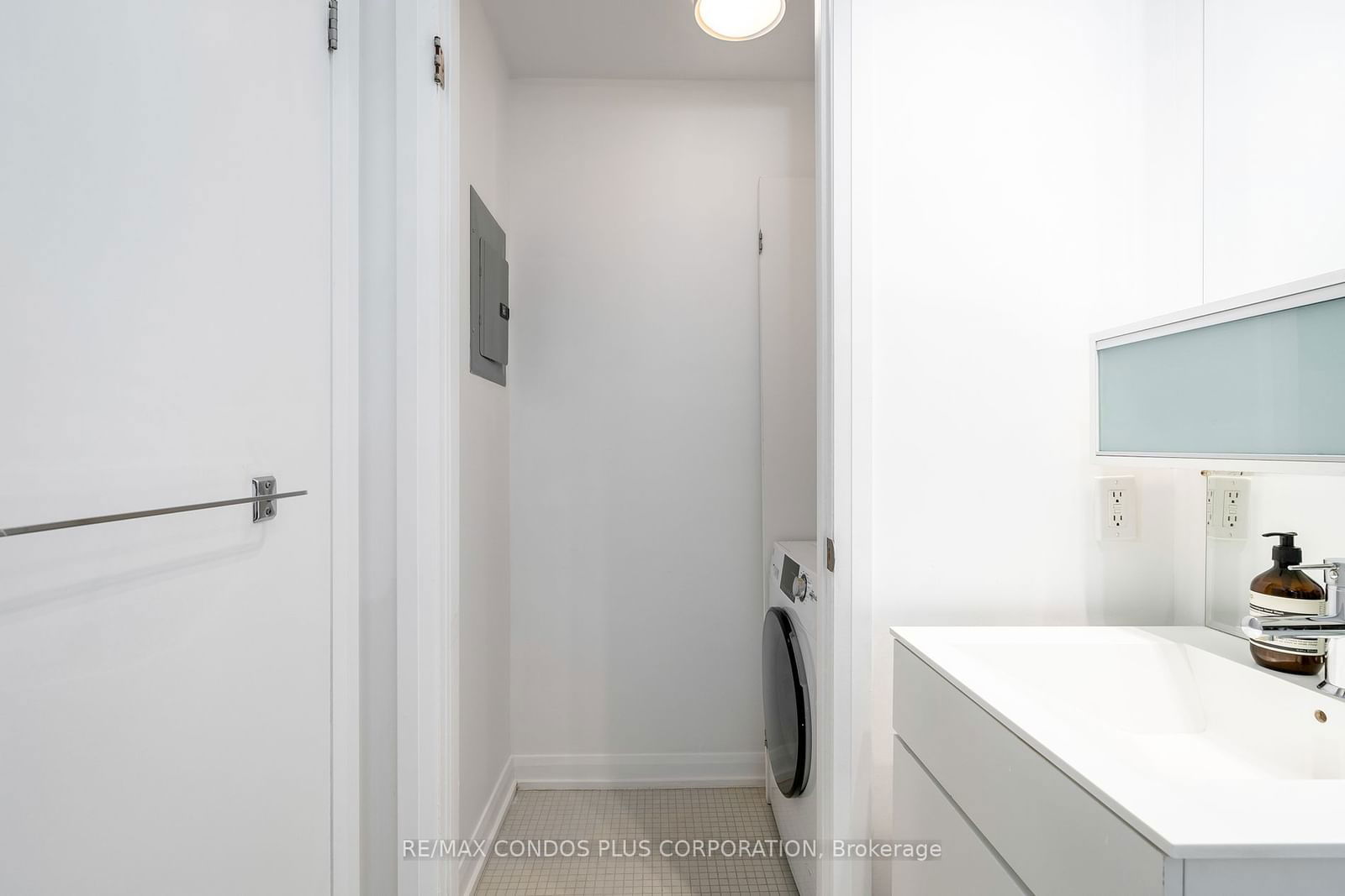 111 Elizabeth St, unit 1119 for sale - image #27