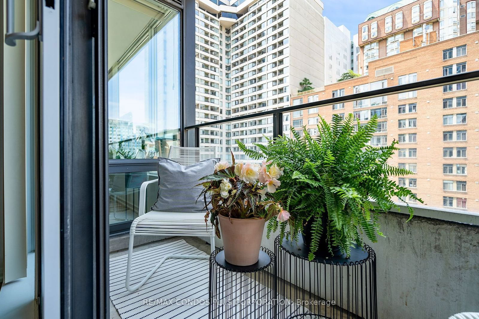 111 Elizabeth St, unit 1119 for sale - image #29