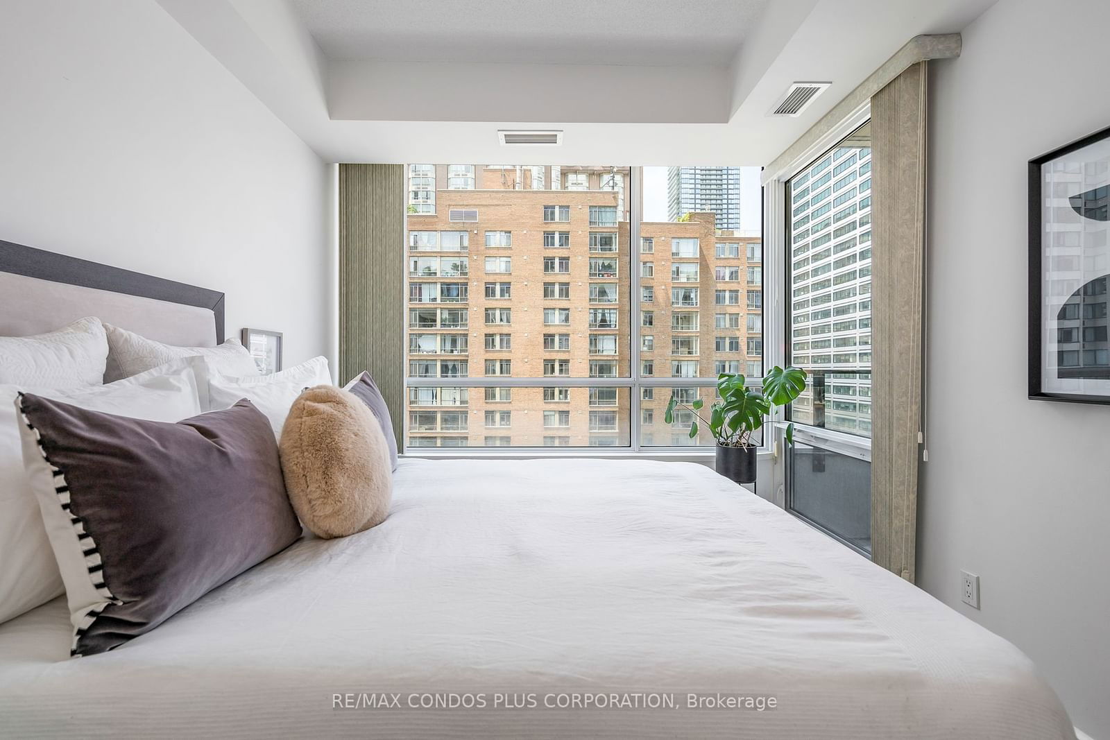 111 Elizabeth St, unit 1119 for sale