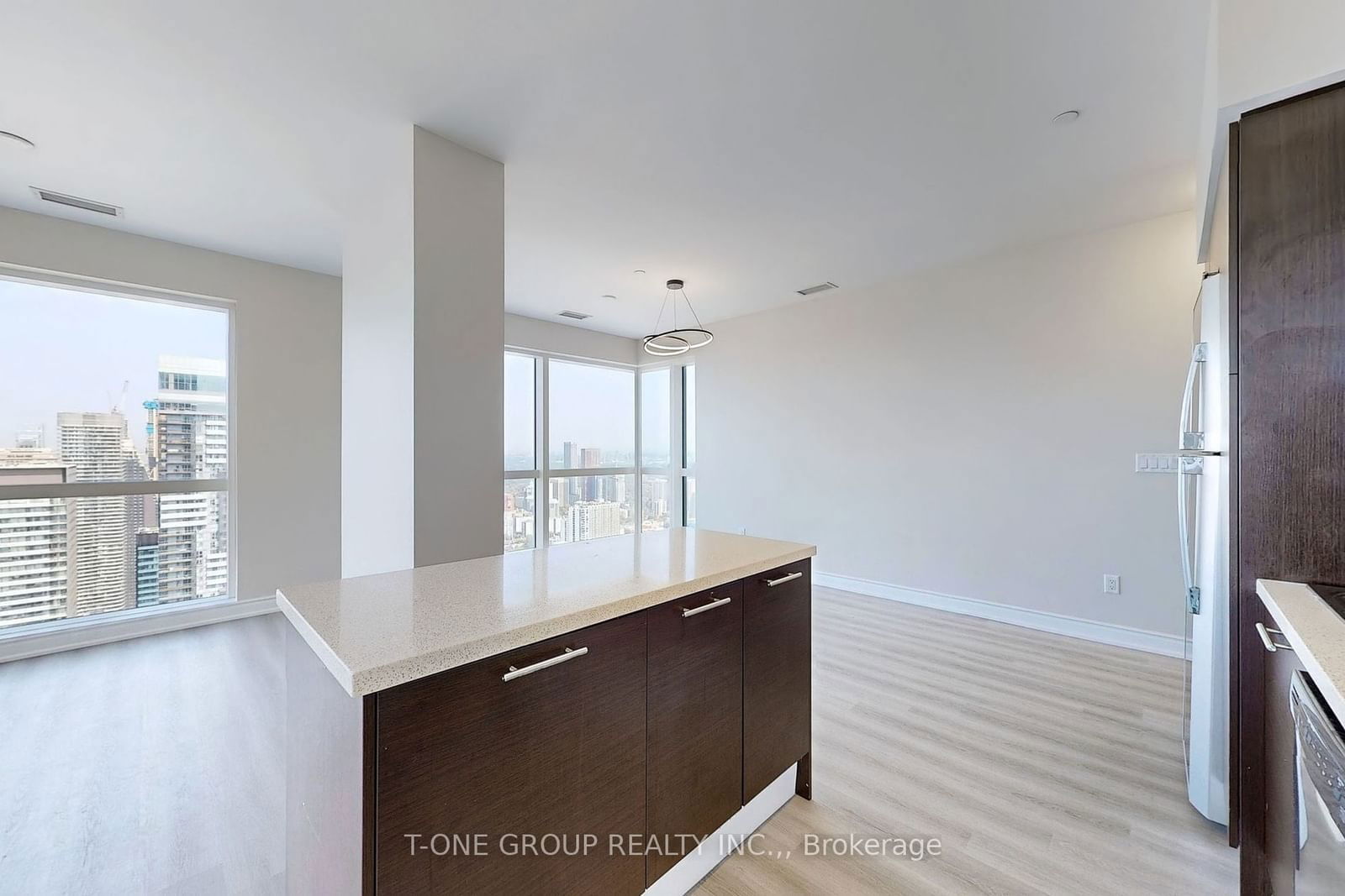 386 Yonge St W, unit 5716 for rent - image #12