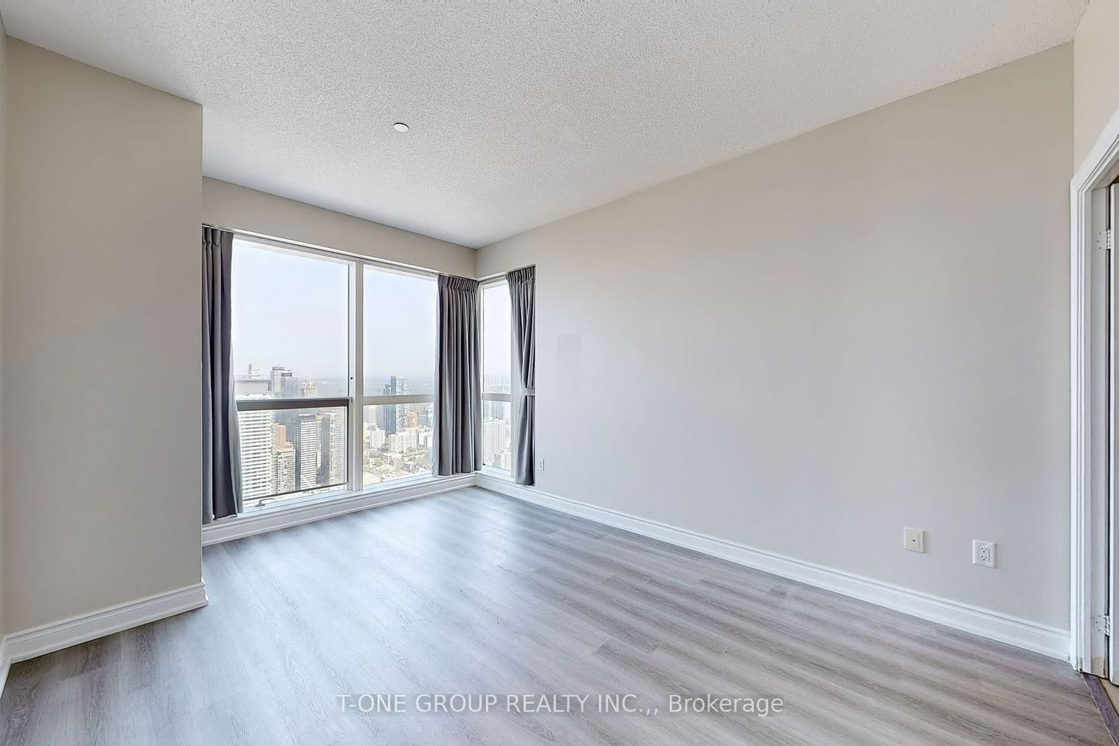 386 Yonge St W, unit 5716 for rent