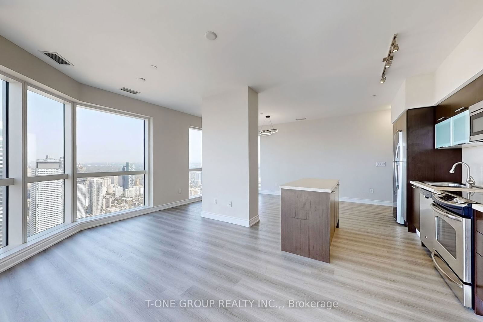 386 Yonge St W, unit 5716 for rent - image #9