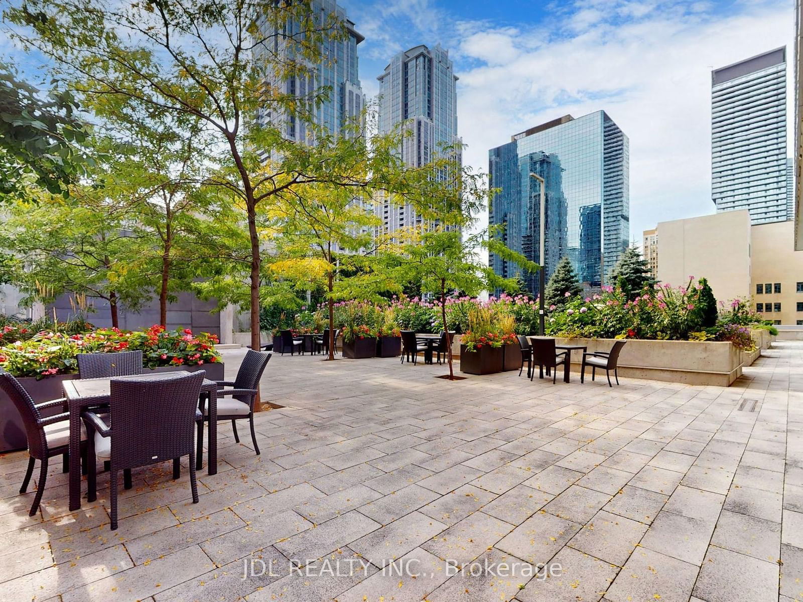 386 Yonge St, unit 3213 for sale - image #37