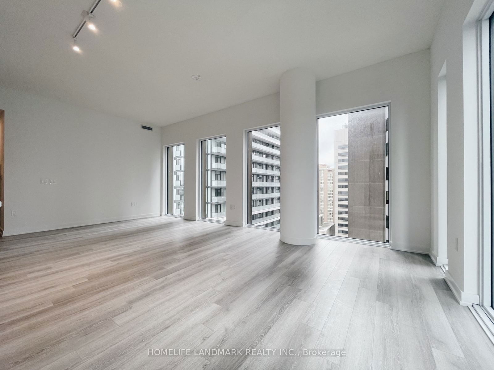 238 Simcoe St, unit 1804 for sale - image #10