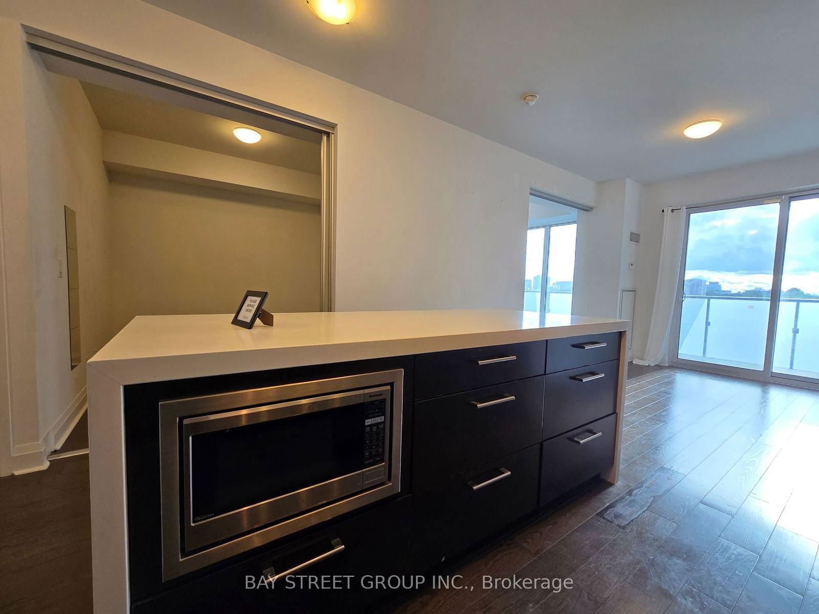 1080 Bay St, unit 506 for rent - image #11