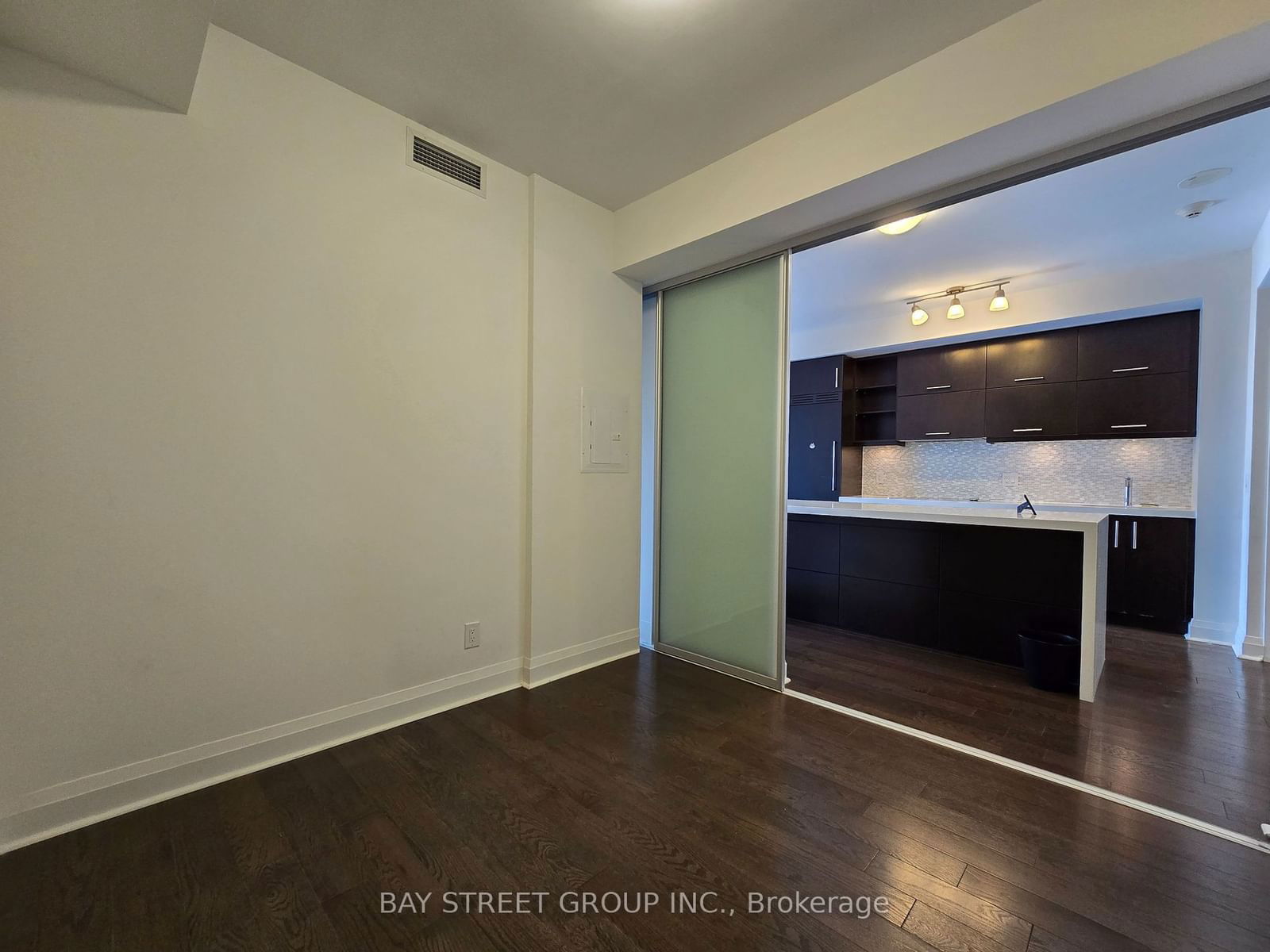 1080 Bay St, unit 506 for rent - image #15