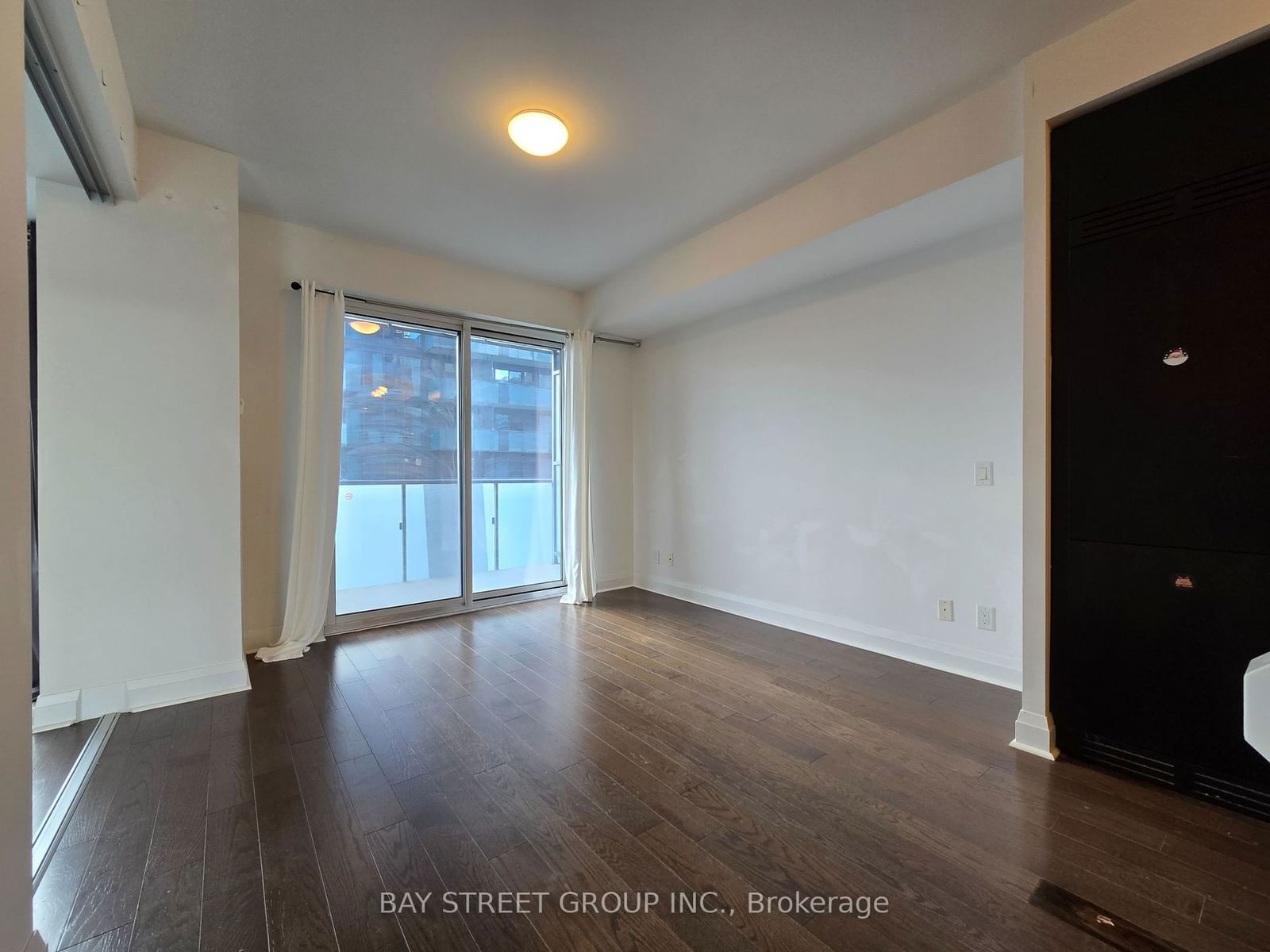 1080 Bay St, unit 506 for rent - image #7