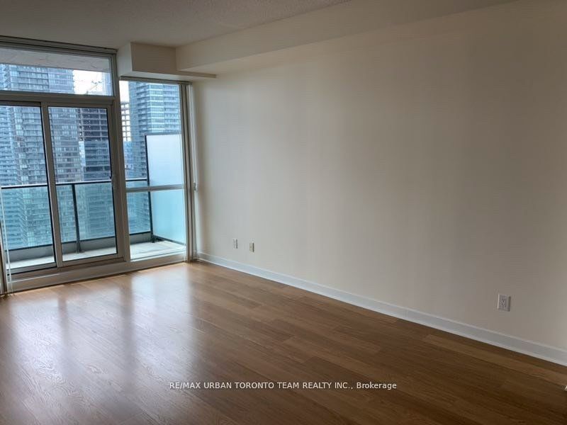 33 Bay St, unit 3901 for sale