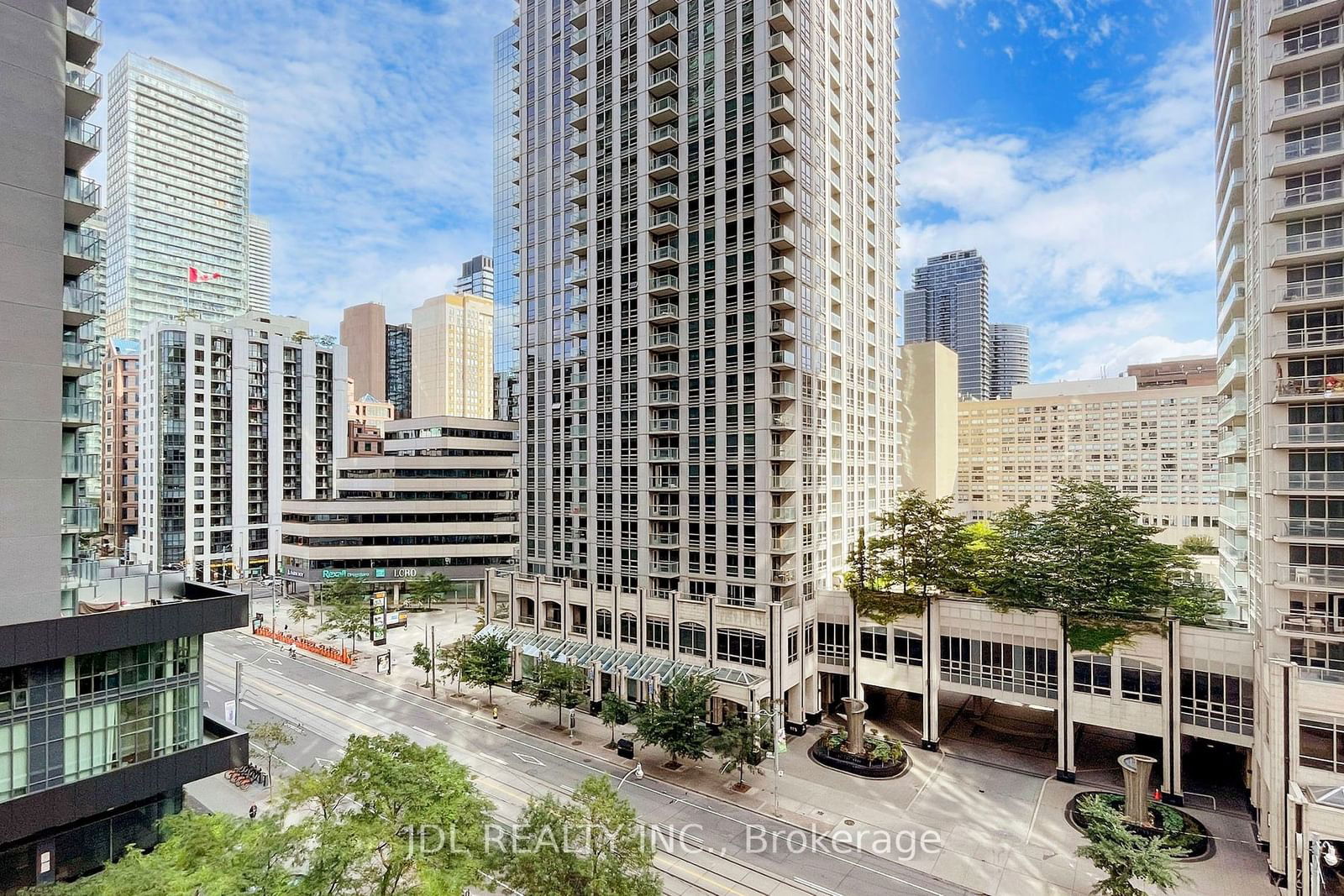 750 Bay St, unit 903 for sale