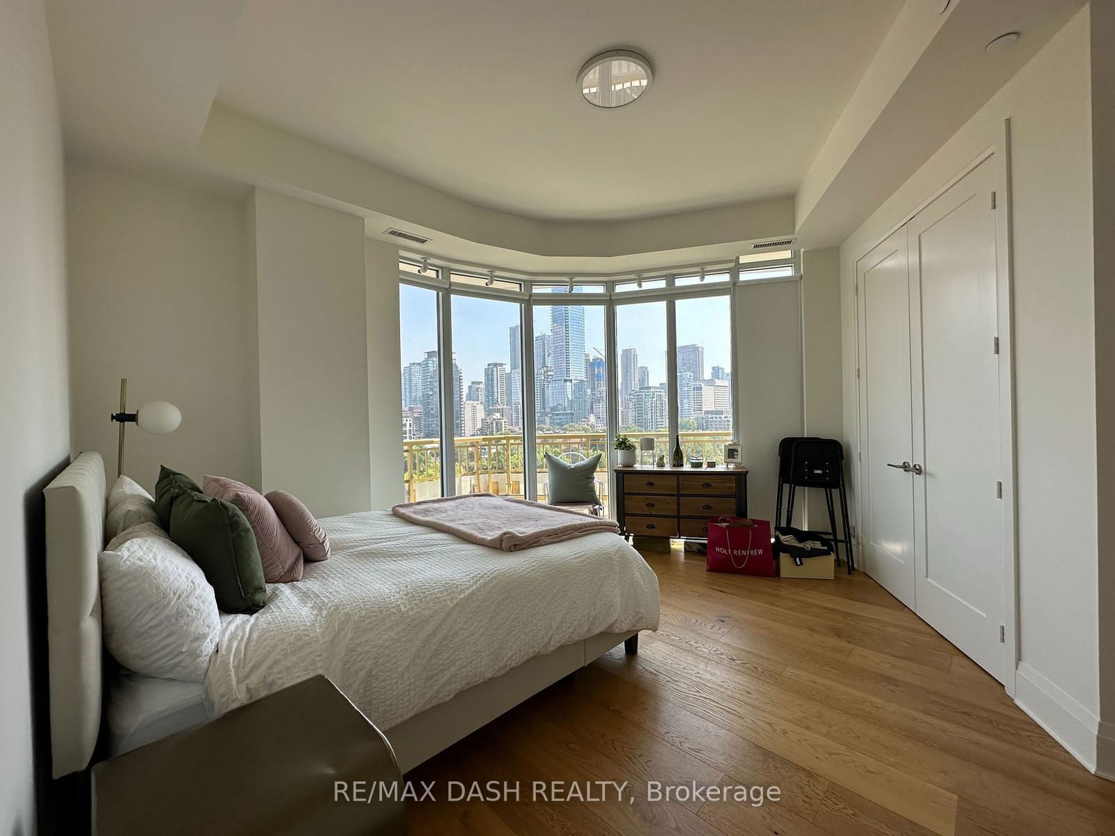 151 Avenue Rd, unit 1002 for rent - image #22