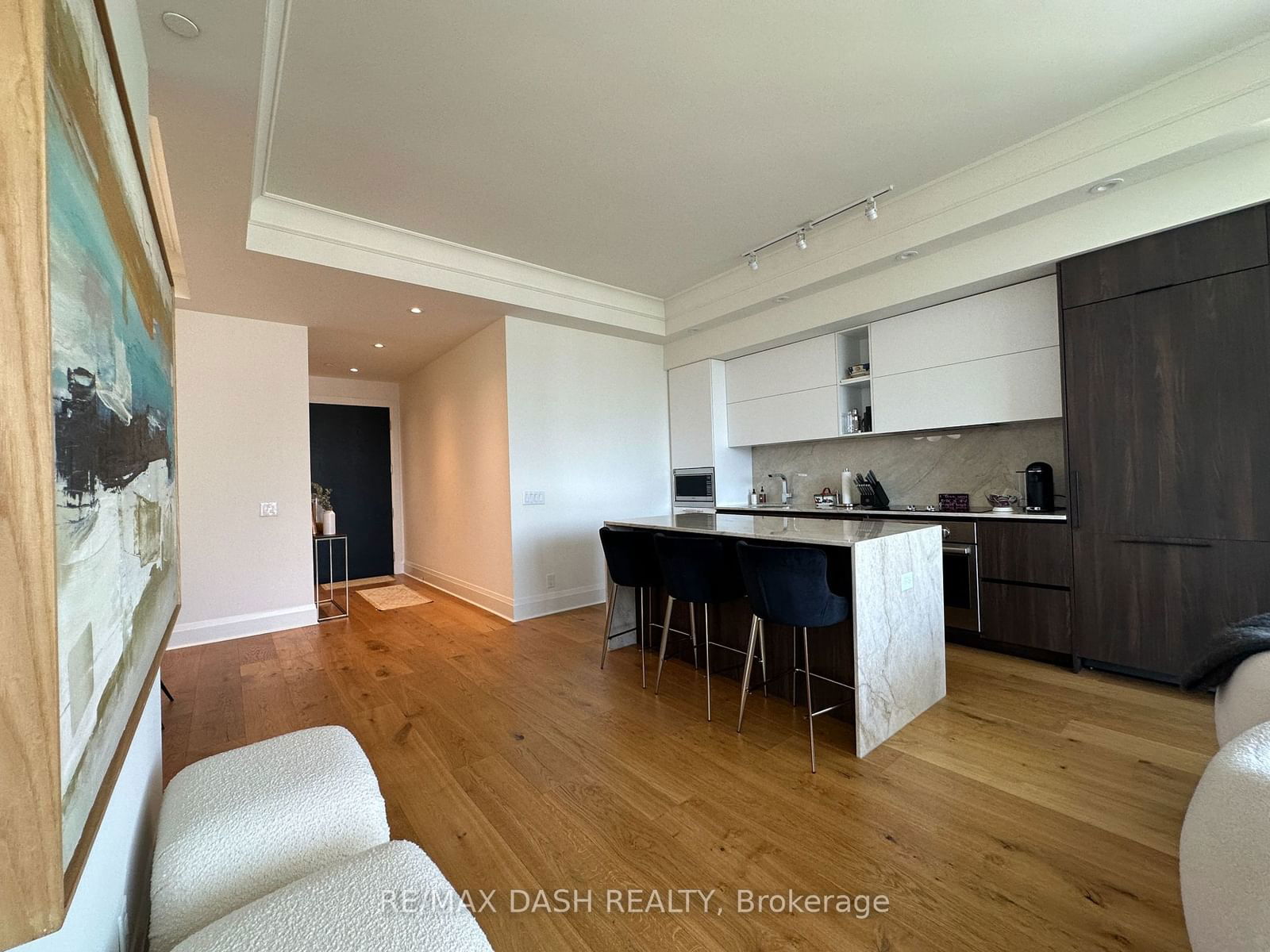 151 Avenue Rd, unit 1002 for rent