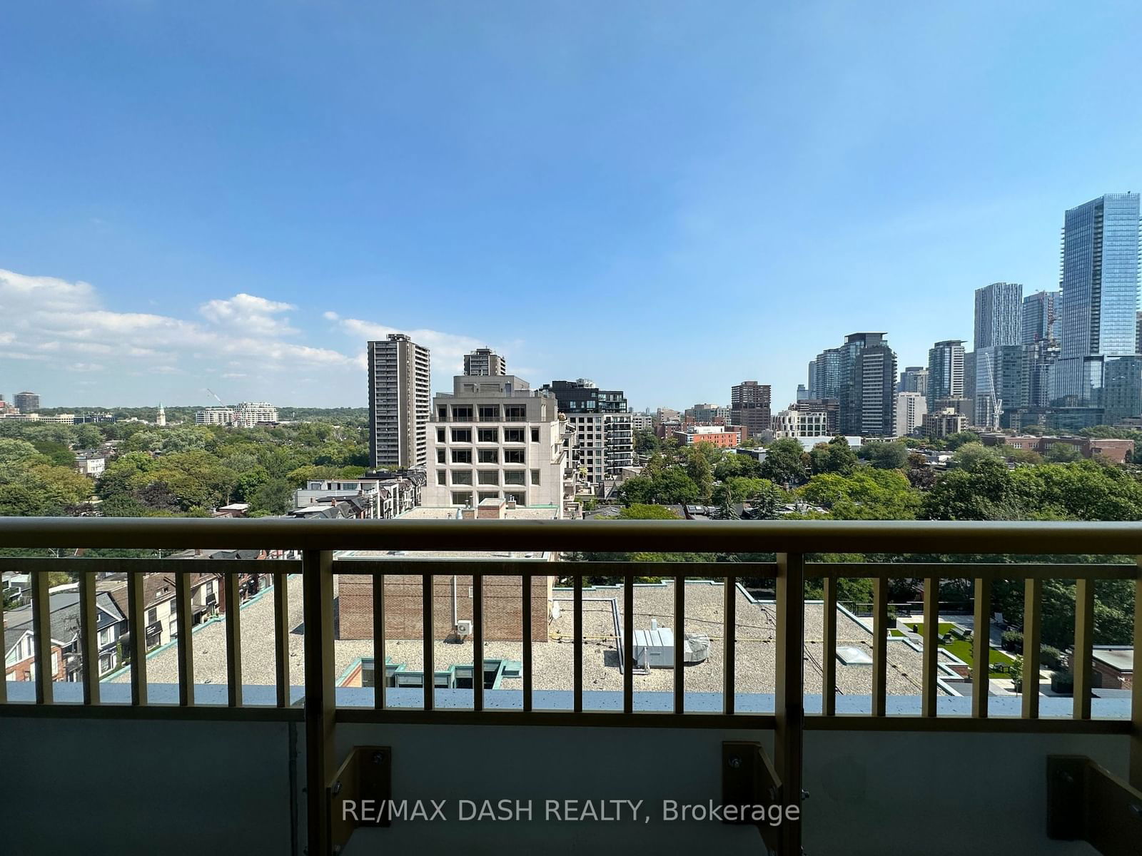 151 Avenue Rd, unit 1002 for rent