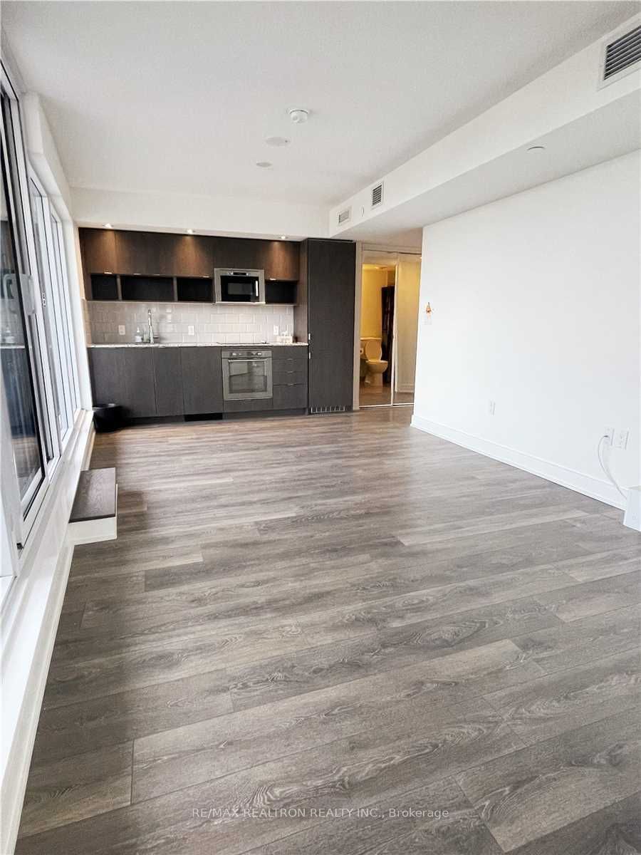 89 Mcgill St, unit 1605 for rent