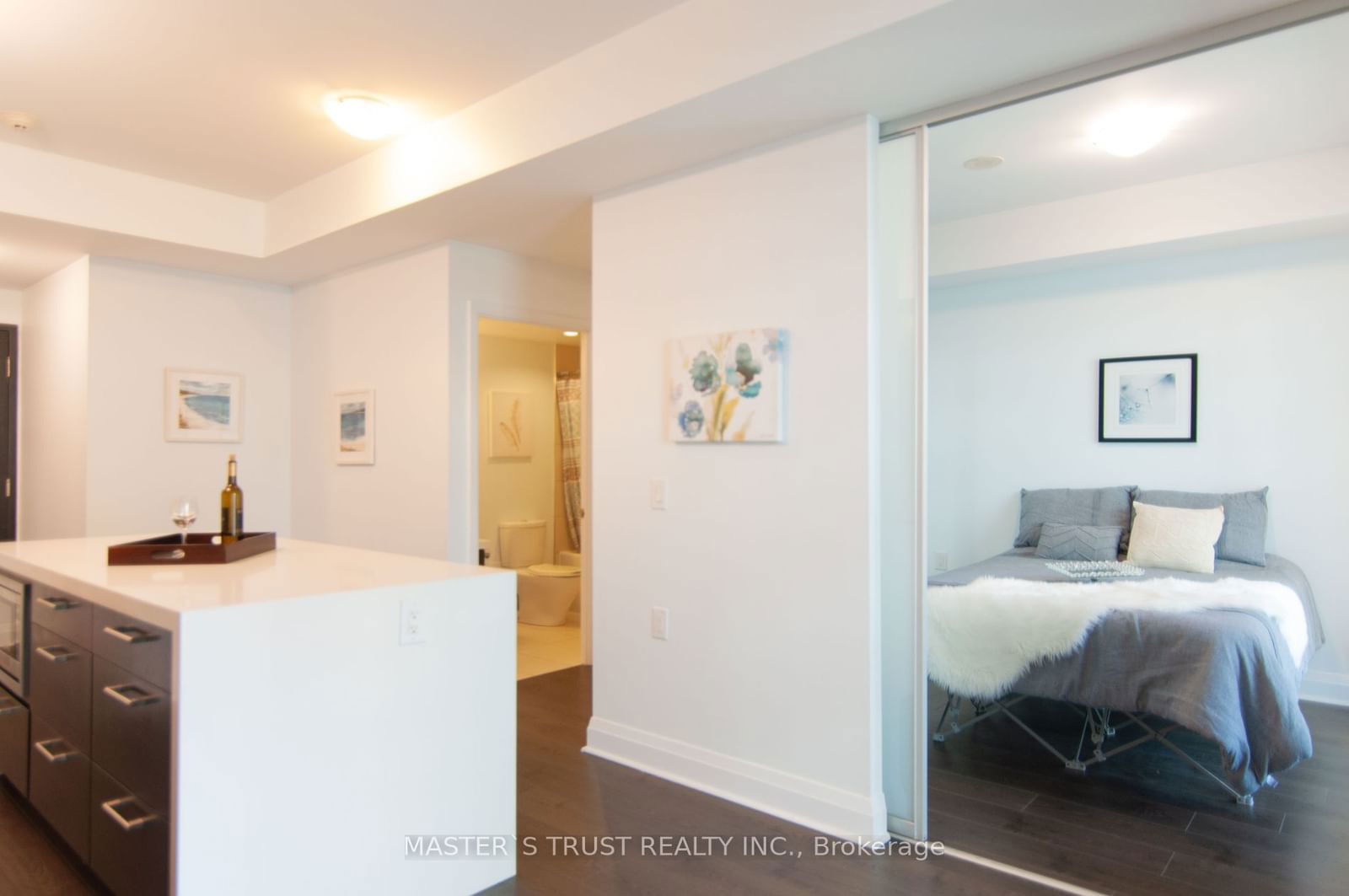 65 St Mary St, unit 401 for rent - image #8