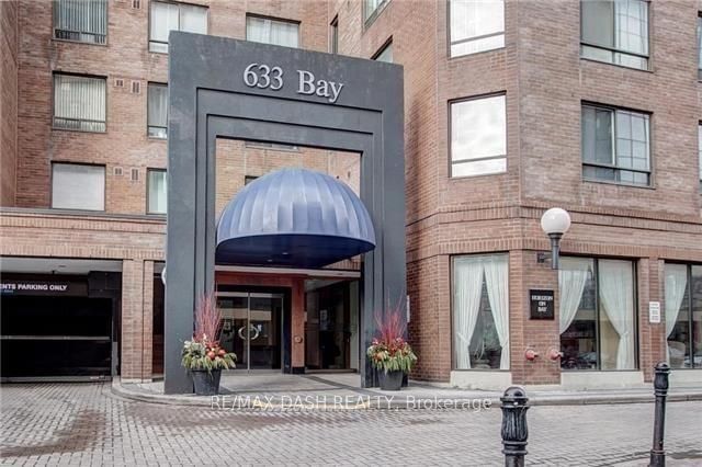 633 Bay St, unit 409 for rent