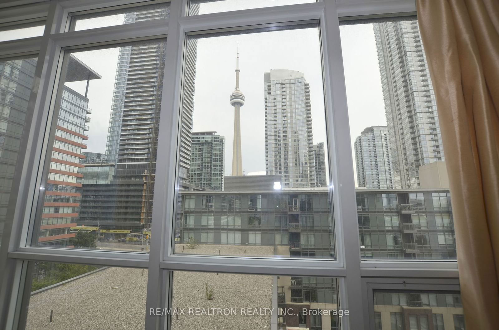 15 Fort York Blvd, unit 906 for rent - image #18