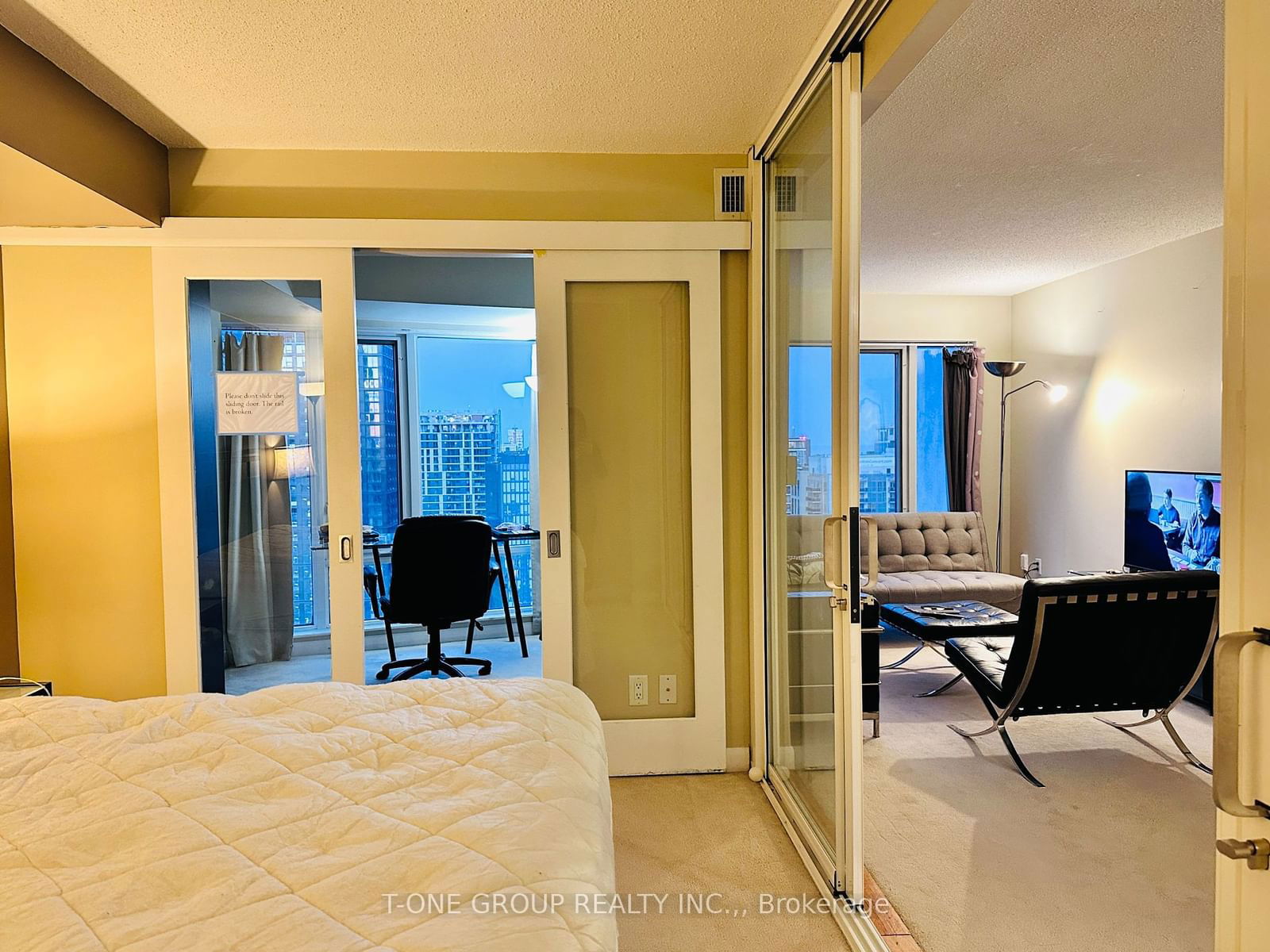 210 Victoria St, unit 3103 for rent - image #5