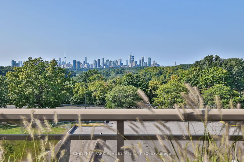 1 Leaside Park Dr, unit 421 for sale - image #1