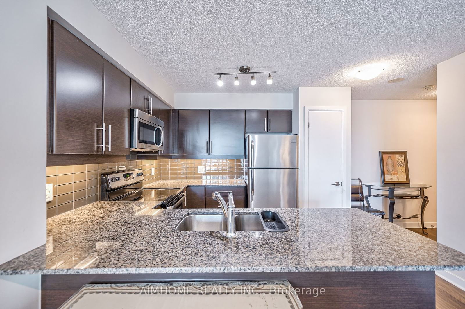 33 Bay St, unit 1508 for sale