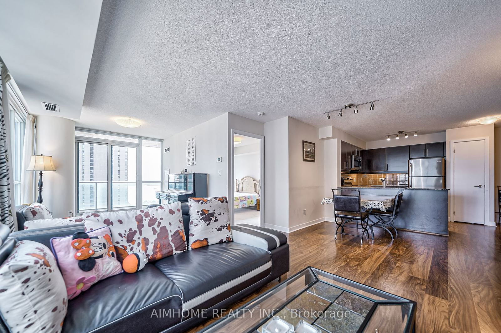 33 Bay St, unit 1508 for sale