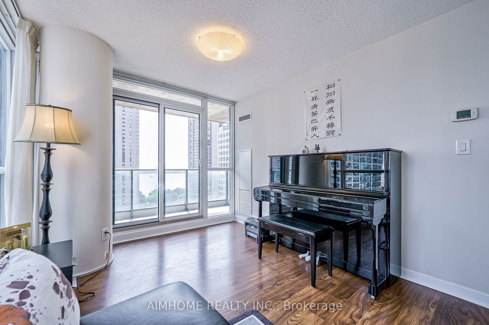 33 Bay St, unit 1508 for sale