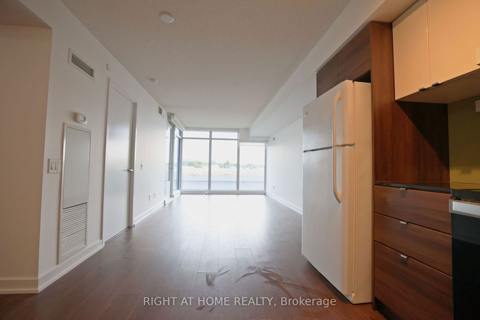 72 esther shiner Blvd, unit 308 for rent - image #2