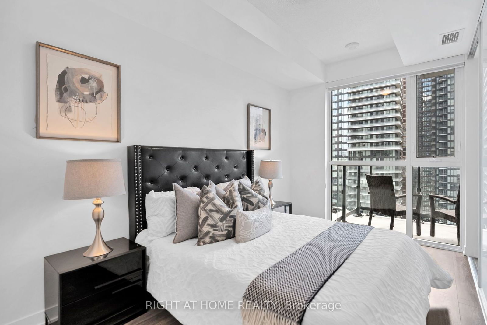 87 Peter St, unit 2816 for rent - image #10