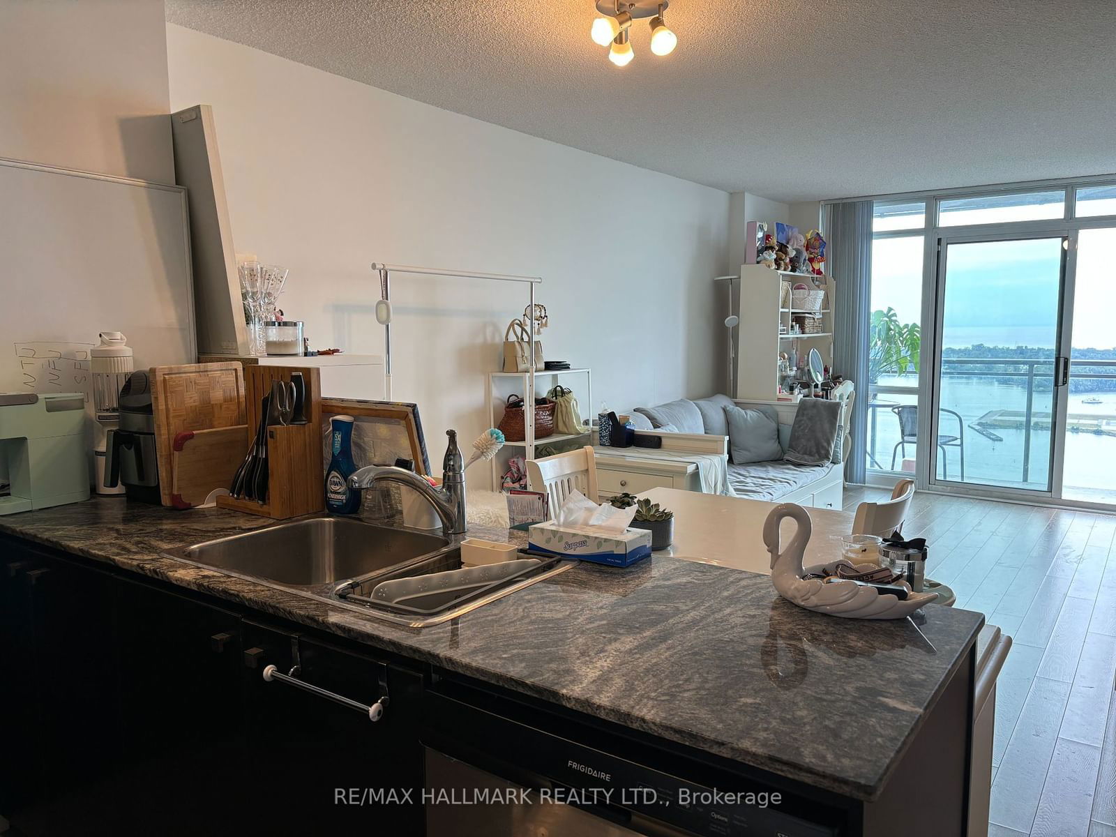 11 Brunel Crt, unit 4012 for sale - image #7