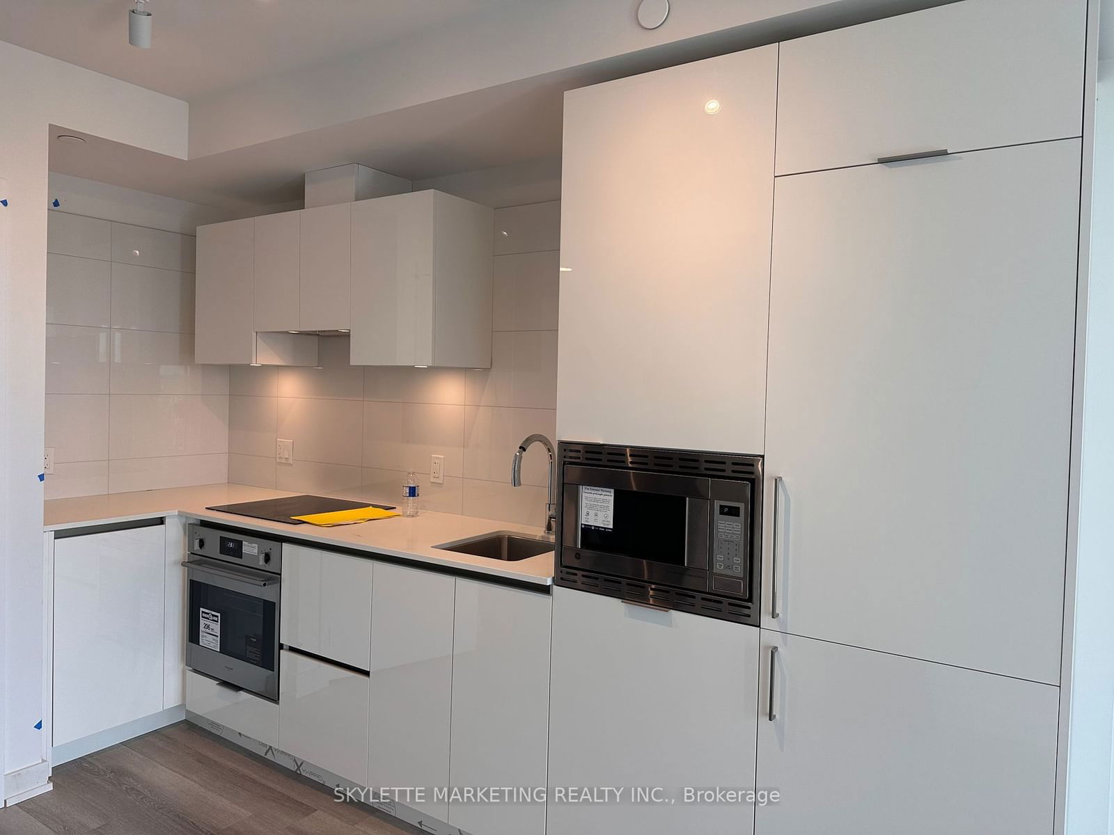 121 St Patrick St, unit 1725 for rent - image #2