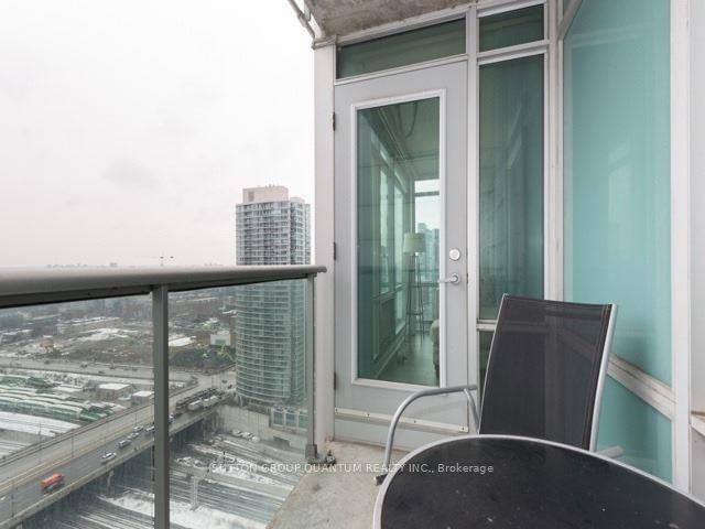 81 Navy Wharf Crt, unit 3009 for rent