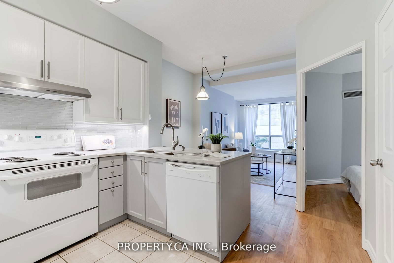 55 Bloor St E, unit 203 for sale - image #5