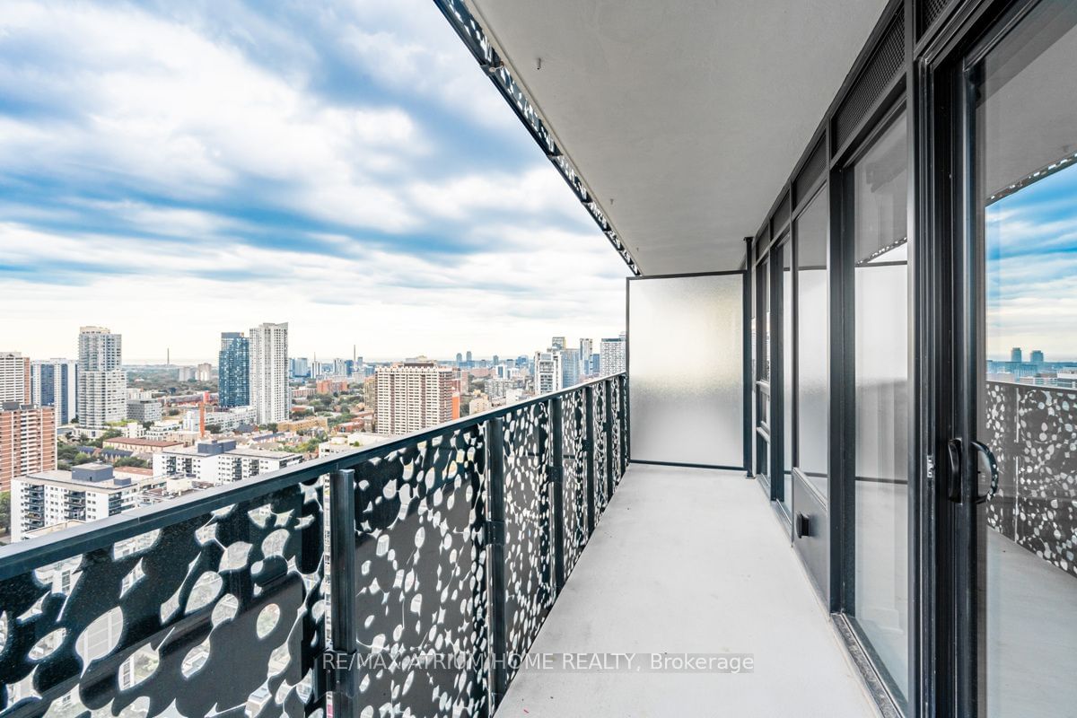 55 Charles St E, unit 2802 for sale