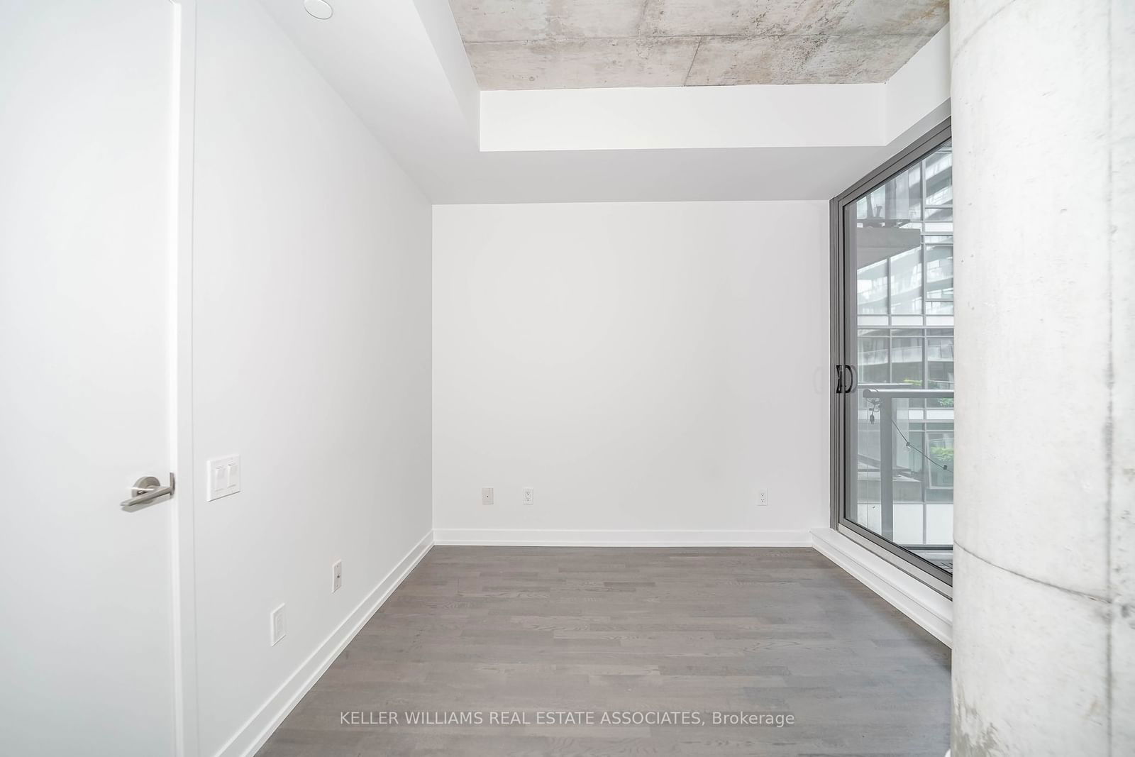 560 King St W, unit 302 for rent - image #15