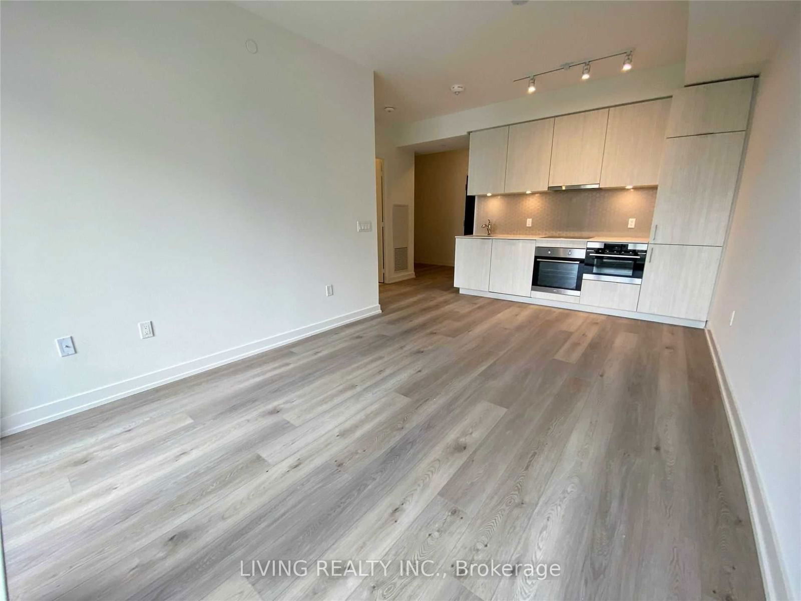 158 Front St E, unit 517 for rent - image #8