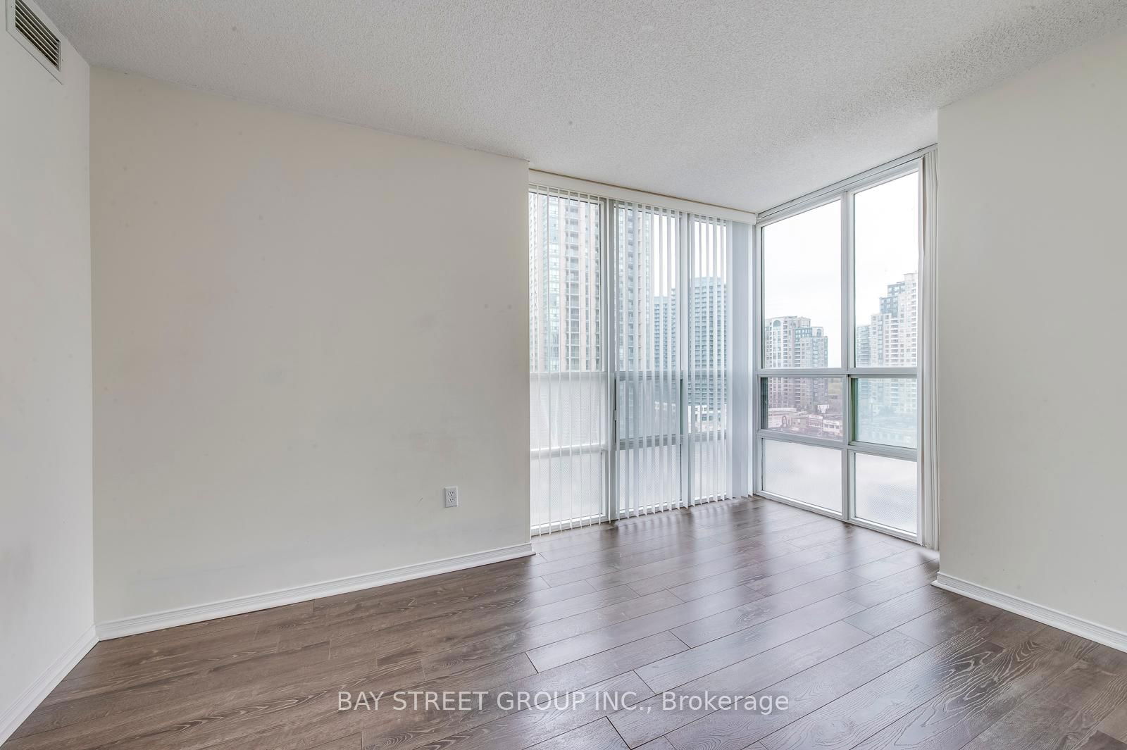 1 Pemberton Ave, unit 1008 for rent - image #23